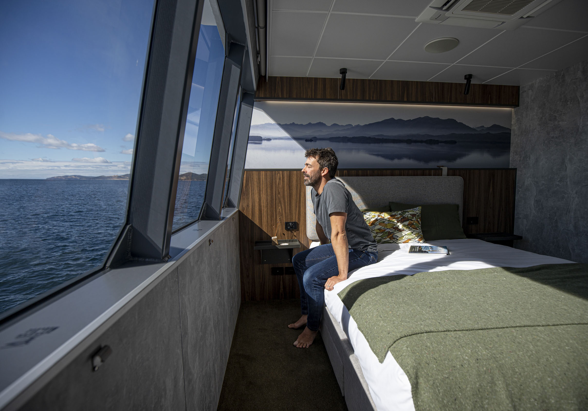 Each cabin on expedition vessel Odalisque's feature large picture frame windows